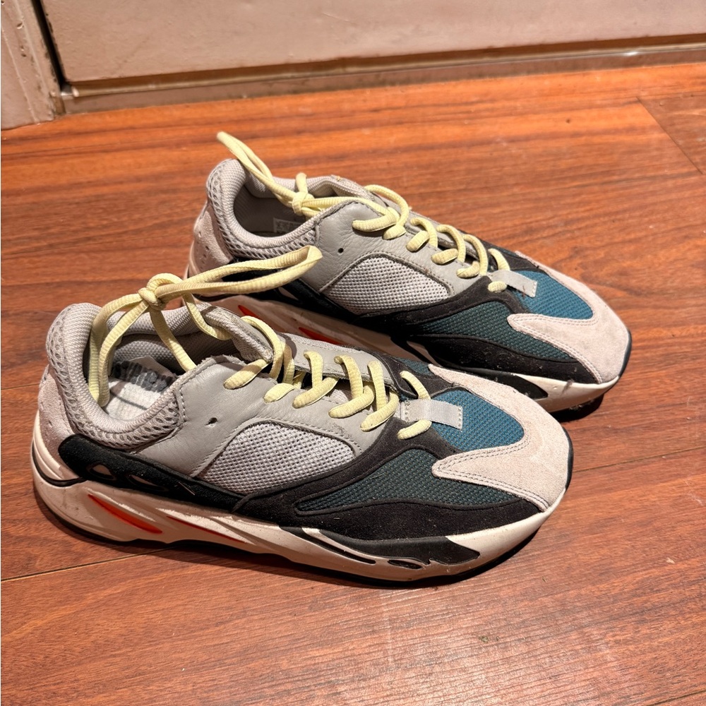 Yeezy Adidas Wave Runners Men’s 8